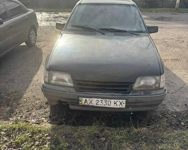 Черный Опель Кадет, объемом двигателя 1.3 л и пробегом 250 тыс. км за 450 $, фото 1 на Automoto.ua