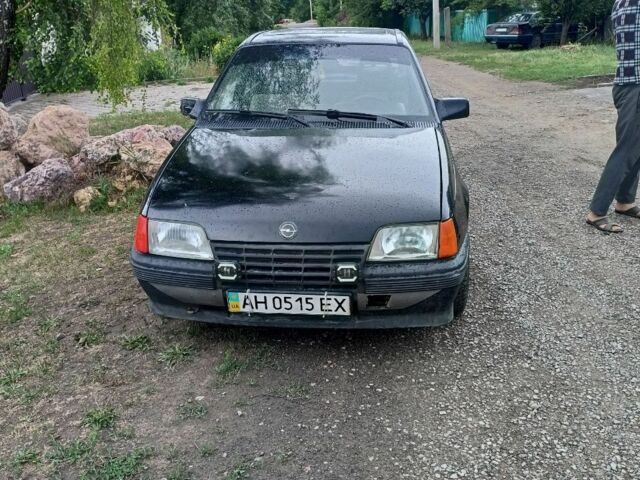 Черный Опель Кадет, объемом двигателя 0 л и пробегом 50 тыс. км за 850 $, фото 1 на Automoto.ua