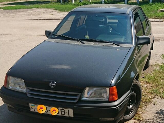 Черный Опель Кадет, объемом двигателя 1.7 л и пробегом 300 тыс. км за 2000 $, фото 1 на Automoto.ua