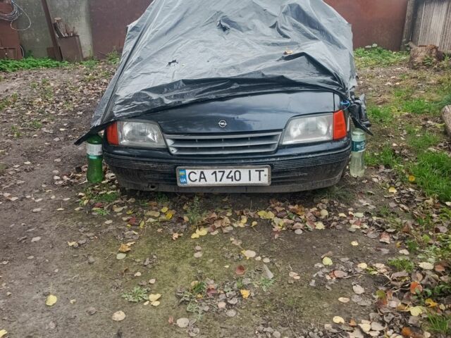 Черный Опель Кадет, объемом двигателя 1.7 л и пробегом 675 тыс. км за 600 $, фото 1 на Automoto.ua