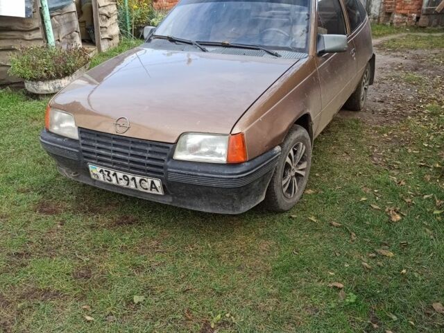 Коричневый Опель Кадет, объемом двигателя 1.3 л и пробегом 1000 тыс. км за 1100 $, фото 1 на Automoto.ua
