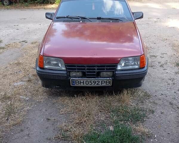 Красный Опель Кадет, объемом двигателя 1.6 л и пробегом 100 тыс. км за 1100 $, фото 1 на Automoto.ua