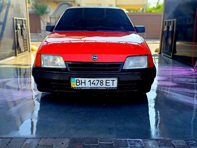 Красный Опель Кадет, объемом двигателя 1.3 л и пробегом 198 тыс. км за 1500 $, фото 1 на Automoto.ua