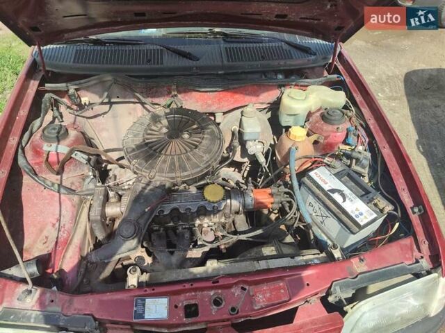 Красный Опель Кадет, объемом двигателя 1.4 л и пробегом 67 тыс. км за 600 $, фото 1 на Automoto.ua