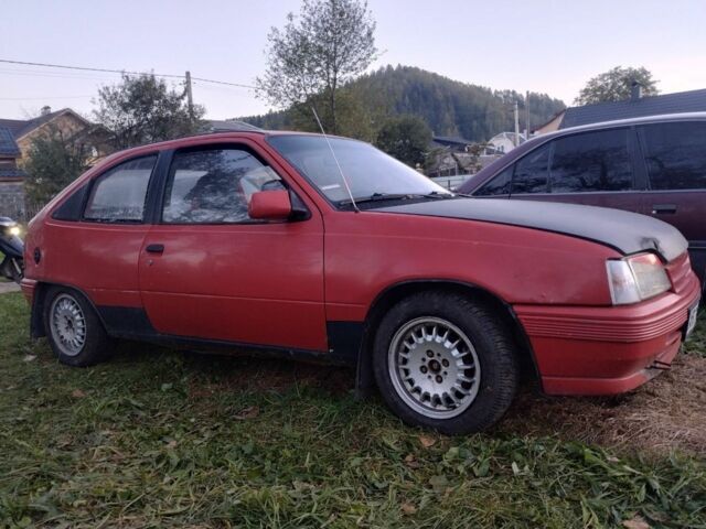 Красный Опель Кадет, объемом двигателя 1.3 л и пробегом 300 тыс. км за 350 $, фото 1 на Automoto.ua