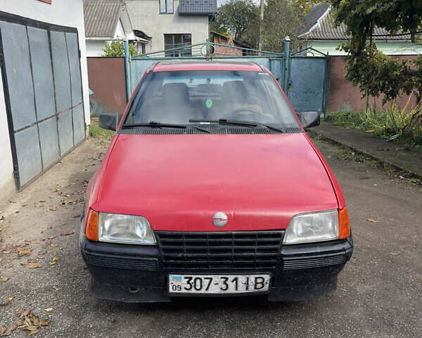 Красный Опель Кадет, объемом двигателя 0 л и пробегом 65 тыс. км за 718 $, фото 1 на Automoto.ua
