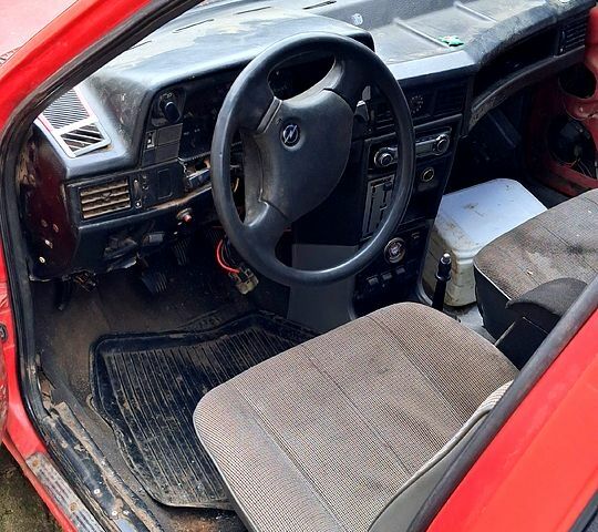 Красный Опель Кадет, объемом двигателя 2 л и пробегом 120 тыс. км за 600 $, фото 1 на Automoto.ua