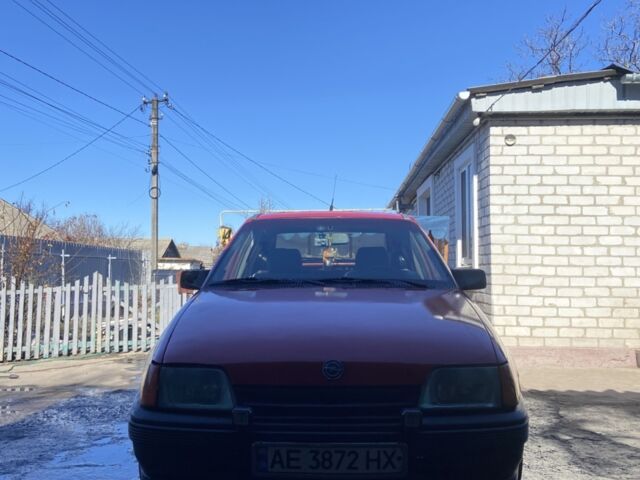 Красный Опель Кадет, объемом двигателя 1.6 л и пробегом 266 тыс. км за 950 $, фото 1 на Automoto.ua