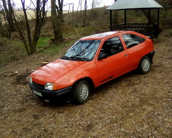 Червоний Опель Кадет, об'ємом двигуна 1.3 л та пробігом 250 тис. км за 1300 $, фото 1 на Automoto.ua