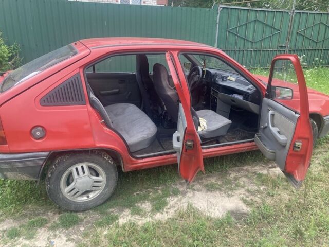 Красный Опель Кадет, объемом двигателя 1.3 л и пробегом 900 тыс. км за 850 $, фото 1 на Automoto.ua