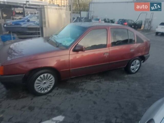 Красный Опель Кадет, объемом двигателя 1.4 л и пробегом 99 тыс. км за 649 $, фото 1 на Automoto.ua