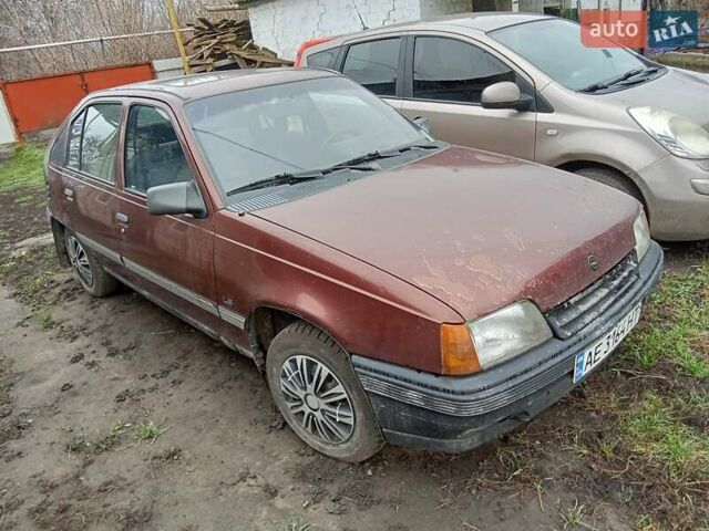 Красный Опель Кадет, объемом двигателя 1.6 л и пробегом 55 тыс. км за 873 $, фото 1 на Automoto.ua