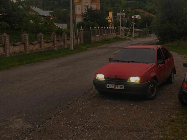 Красный Опель Кадет, объемом двигателя 1.4 л и пробегом 200 тыс. км за 2000 $, фото 1 на Automoto.ua