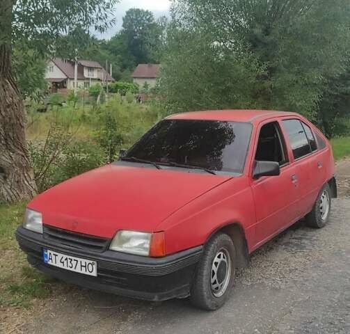 Красный Опель Кадет, объемом двигателя 1.39 л и пробегом 250 тыс. км за 2000 $, фото 1 на Automoto.ua