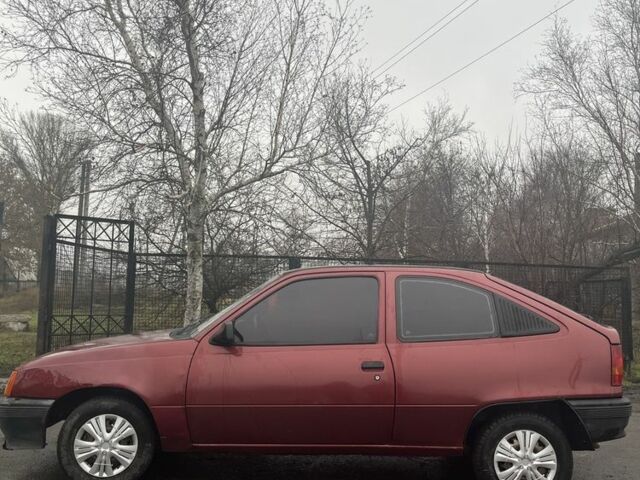 Красный Опель Кадет, объемом двигателя 1.6 л и пробегом 50 тыс. км за 850 $, фото 1 на Automoto.ua