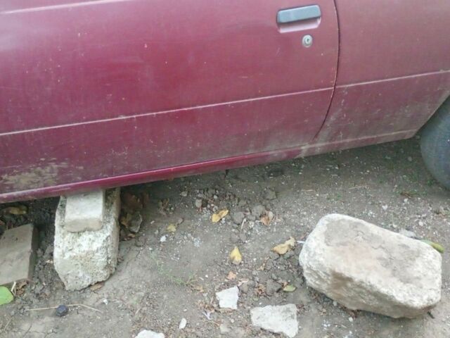 Красный Опель Кадет, объемом двигателя 1.3 л и пробегом 882 тыс. км за 300 $, фото 1 на Automoto.ua