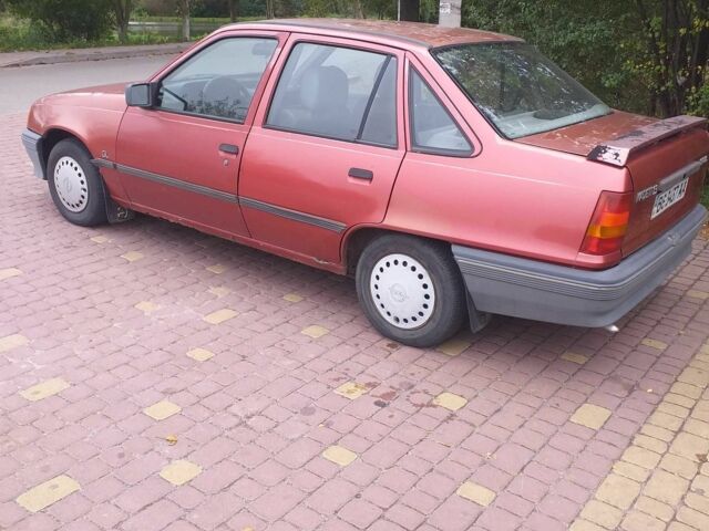 Красный Опель Кадет, объемом двигателя 1.3 л и пробегом 230 тыс. км за 900 $, фото 1 на Automoto.ua
