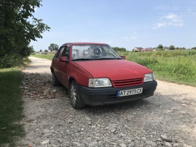Красный Опель Кадет, объемом двигателя 1.4 л и пробегом 320 тыс. км за 950 $, фото 1 на Automoto.ua