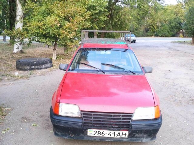Красный Опель Кадет, объемом двигателя 1.3 л и пробегом 3 тыс. км за 836 $, фото 1 на Automoto.ua