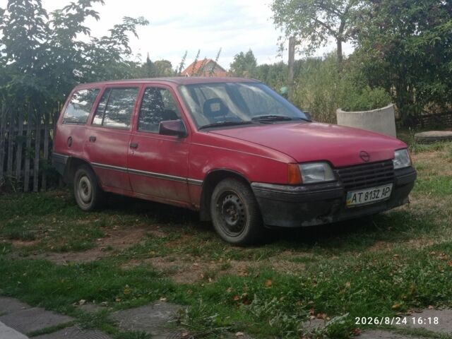 Красный Опель Кадет, объемом двигателя 0 л и пробегом 105 тыс. км за 552 $, фото 1 на Automoto.ua