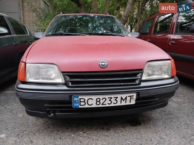Красный Опель Кадет, объемом двигателя 1.6 л и пробегом 300 тыс. км за 500 $, фото 1 на Automoto.ua
