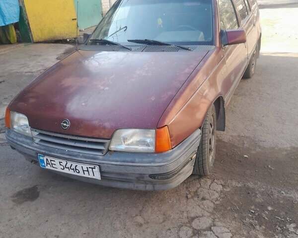 Червоний Опель Кадет, об'ємом двигуна 2 л та пробігом 500 тис. км за 1000 $, фото 1 на Automoto.ua