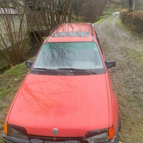 Червоний Опель Кадет, об'ємом двигуна 1.6 л та пробігом 3 тис. км за 350 $, фото 1 на Automoto.ua