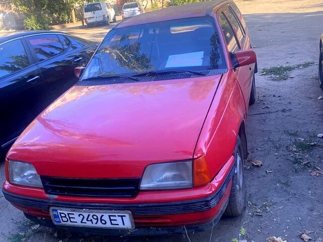 Червоний Опель Кадет, об'ємом двигуна 1.4 л та пробігом 0 тис. км за 1100 $, фото 1 на Automoto.ua