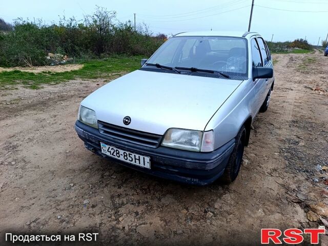 Опель Кадет, об'ємом двигуна 1.6 л та пробігом 100 тис. км за 1000 $, фото 1 на Automoto.ua