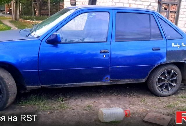 Опель Кадет, объемом двигателя 1.6 л и пробегом 210 тыс. км за 500 $, фото 1 на Automoto.ua
