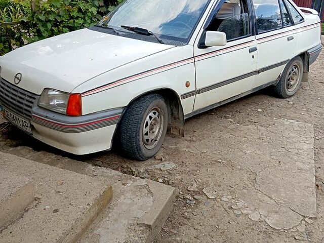Опель Кадет, объемом двигателя 1.3 л и пробегом 70 тыс. км за 800 $, фото 1 на Automoto.ua