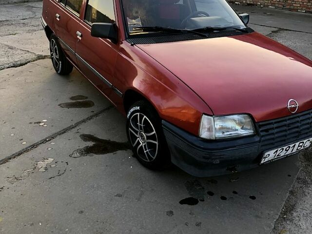 Опель Кадет, объемом двигателя 1.3 л и пробегом 200 тыс. км за 1400 $, фото 1 на Automoto.ua