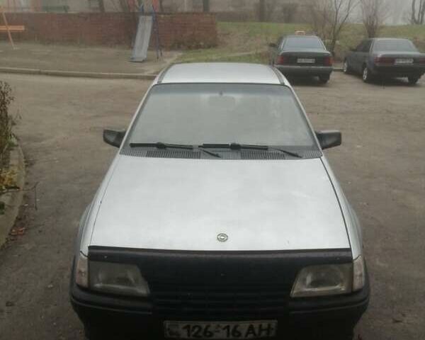 Опель Кадет, объемом двигателя 1.6 л и пробегом 180 тыс. км за 1400 $, фото 1 на Automoto.ua