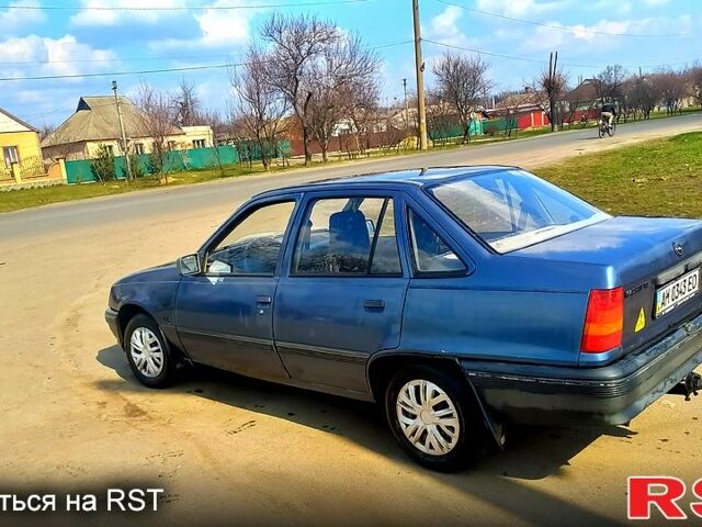 Опель Кадет, объемом двигателя 1.3 л и пробегом 100 тыс. км за 1350 $, фото 1 на Automoto.ua