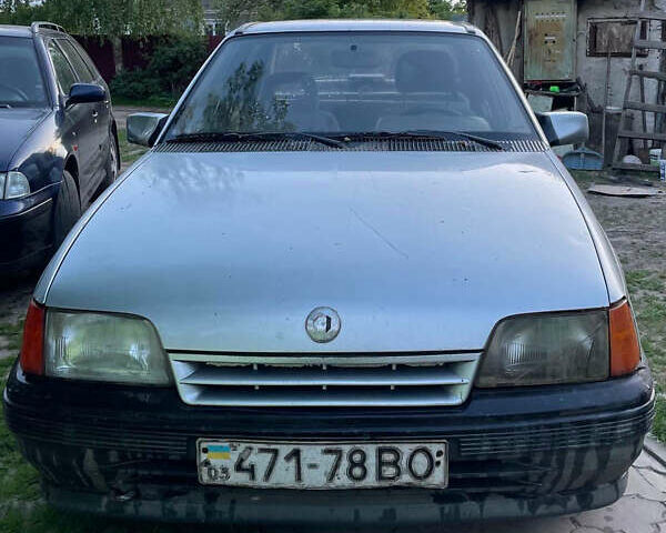 Опель Кадет, объемом двигателя 1.4 л и пробегом 76 тыс. км за 1000 $, фото 1 на Automoto.ua