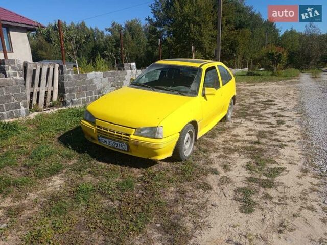 Желтый Опель Кадет, объемом двигателя 1.6 л и пробегом 180 тыс. км за 1500 $, фото 1 на Automoto.ua