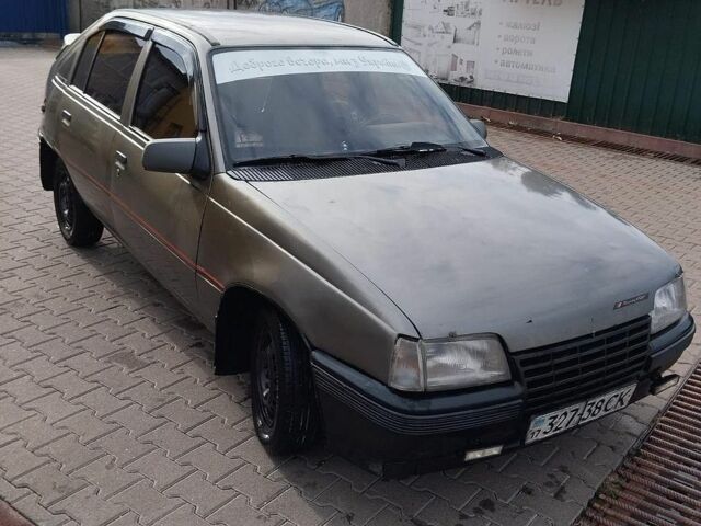 Сірий Опель Кадет, об'ємом двигуна 1.6 л та пробігом 300 тис. км за 1200 $, фото 1 на Automoto.ua