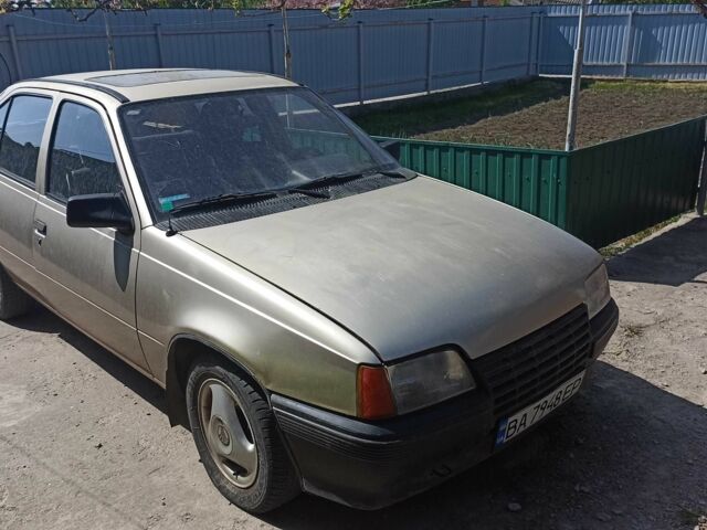 Серый Опель Кадет, объемом двигателя 1.3 л и пробегом 3 тыс. км за 800 $, фото 1 на Automoto.ua