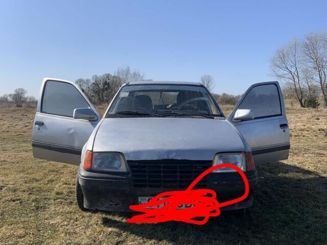 Сірий Опель Кадет, об'ємом двигуна 1 л та пробігом 400 тис. км за 565 $, фото 1 на Automoto.ua