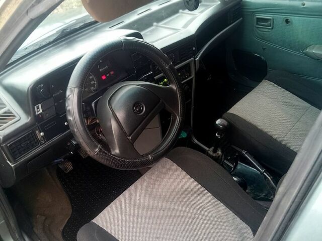 Сірий Опель Кадет, об'ємом двигуна 1.3 л та пробігом 386 тис. км за 710 $, фото 1 на Automoto.ua