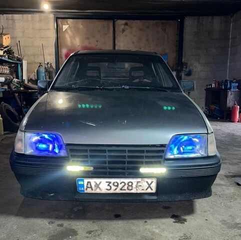 Серый Опель Кадет, объемом двигателя 1.6 л и пробегом 250 тыс. км за 608 $, фото 1 на Automoto.ua