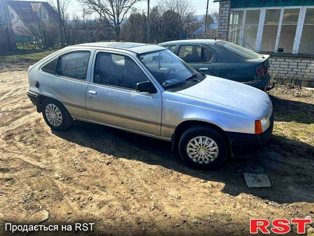 Серый Опель Кадет, объемом двигателя 1.5 л и пробегом 230 тыс. км за 1300 $, фото 1 на Automoto.ua