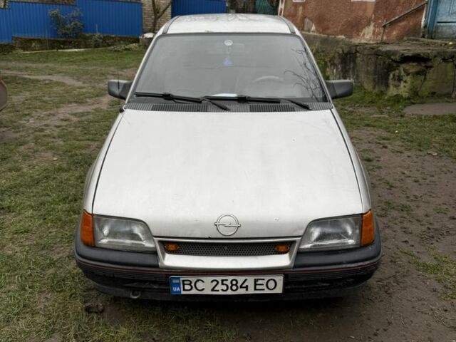 Серый Опель Кадет, объемом двигателя 1.3 л и пробегом 777 тыс. км за 799 $, фото 1 на Automoto.ua