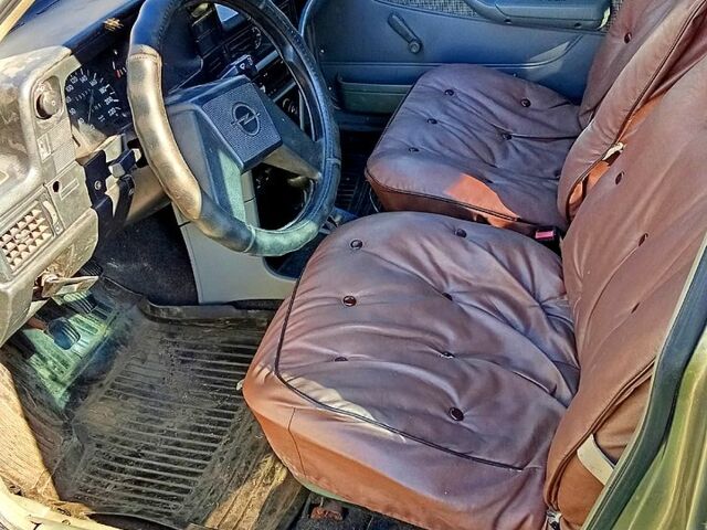 Сірий Опель Кадет, об'ємом двигуна 1.3 л та пробігом 0 тис. км за 790 $, фото 1 на Automoto.ua