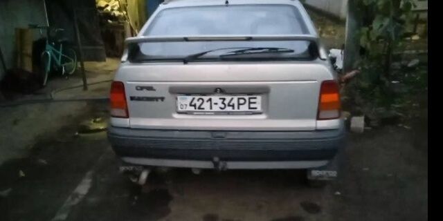 Сірий Опель Кадет, об'ємом двигуна 1 л та пробігом 100 тис. км за 953 $, фото 1 на Automoto.ua