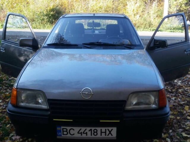 Серый Опель Кадет, объемом двигателя 1.3 л и пробегом 110 тыс. км за 1250 $, фото 1 на Automoto.ua