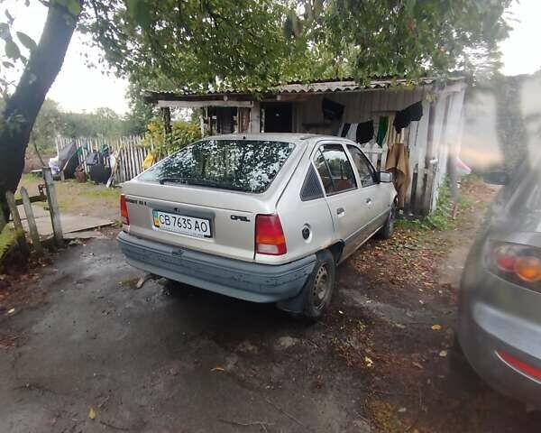 Серый Опель Кадет, объемом двигателя 1.6 л и пробегом 150 тыс. км за 1200 $, фото 1 на Automoto.ua