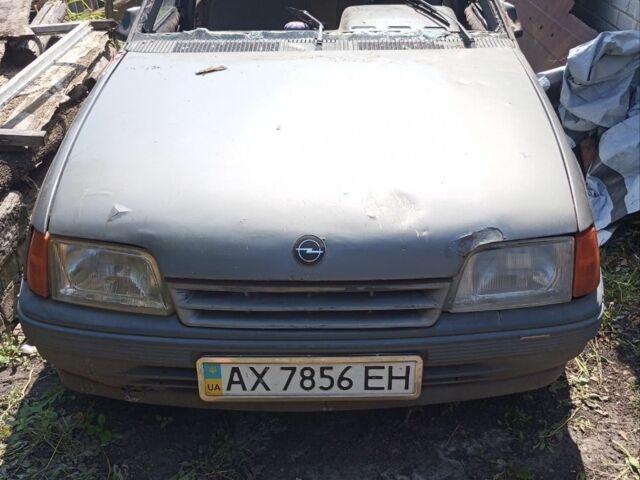 Сірий Опель Кадет, об'ємом двигуна 1.3 л та пробігом 1 тис. км за 500 $, фото 1 на Automoto.ua