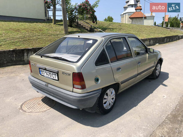 Серый Опель Кадет, объемом двигателя 1.3 л и пробегом 122 тыс. км за 850 $, фото 1 на Automoto.ua