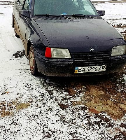 Сірий Опель Кадет, об'ємом двигуна 1.8 л та пробігом 0 тис. км за 1100 $, фото 1 на Automoto.ua